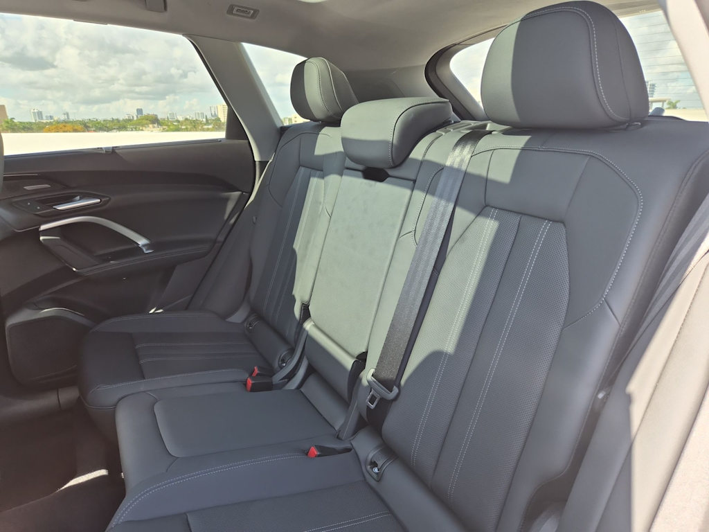 Thumbnail: 2025 Audi Q5 - 22