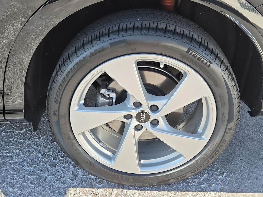 Thumbnail: 2025 Audi Q5 - 7