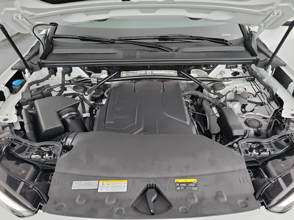 Thumbnail: 2025 Audi Q5 - 9