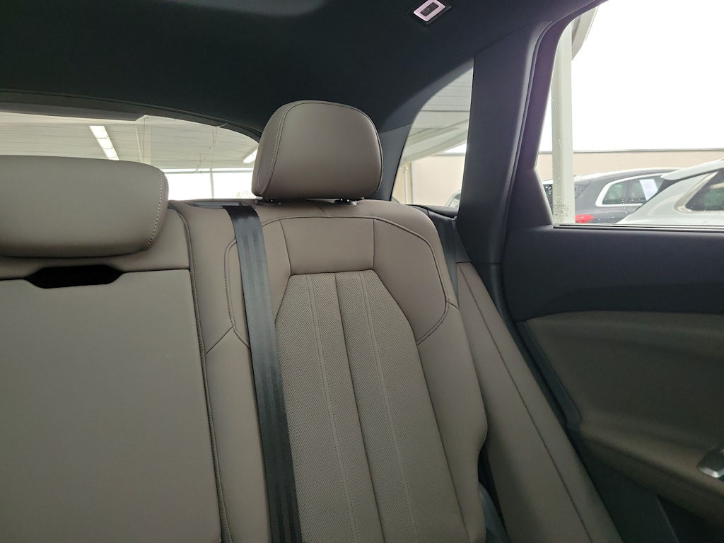 Thumbnail: 2025 Audi Q5 - 12