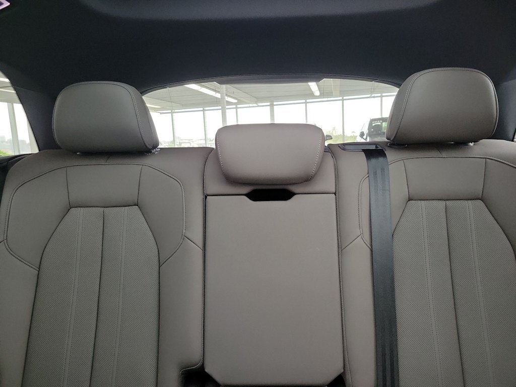 Thumbnail: 2025 Audi Q5 - 13