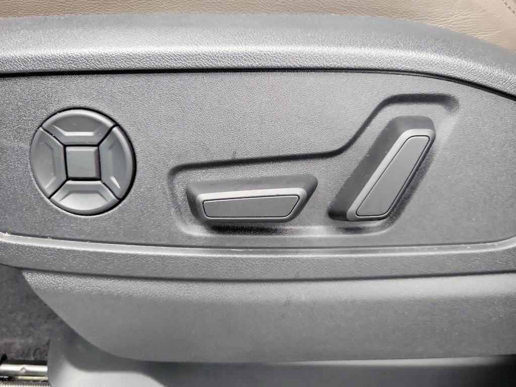 Thumbnail: 2025 Audi Q5 - 30