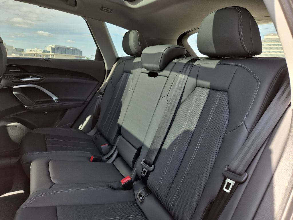 Thumbnail: 2025 Audi Q5 - 24