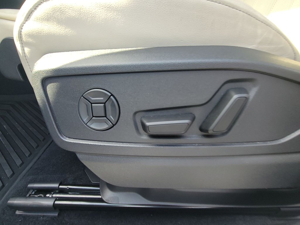 Thumbnail: 2025 Audi Q5 - 25