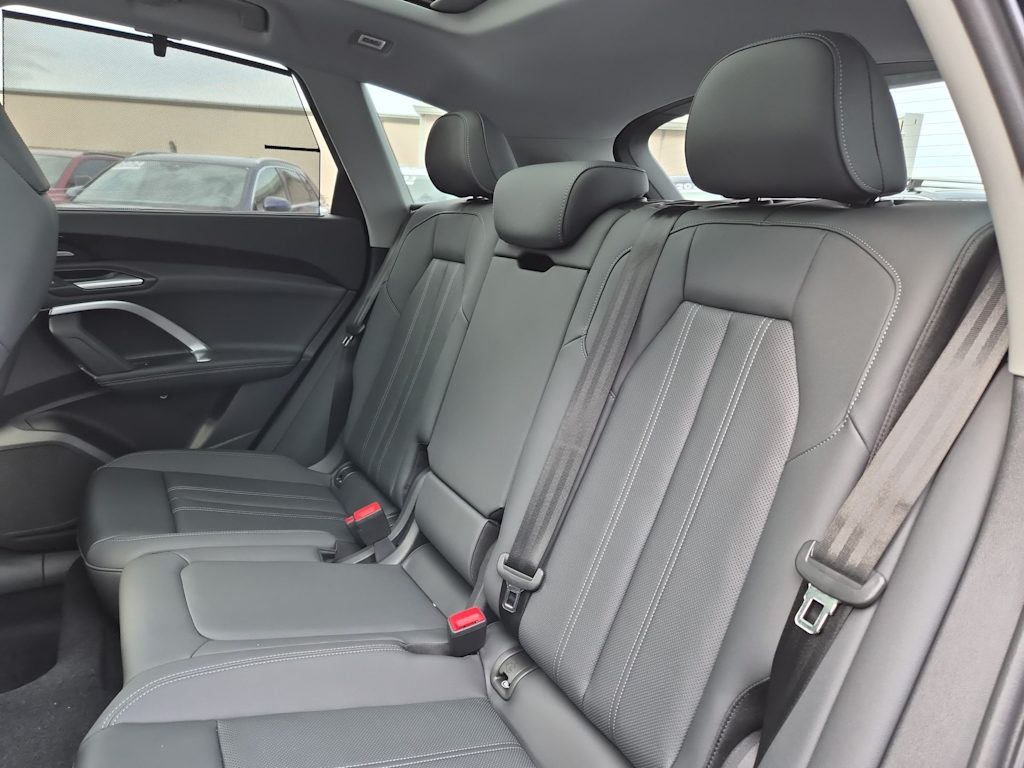 Thumbnail: 2025 Audi Q5 - 23