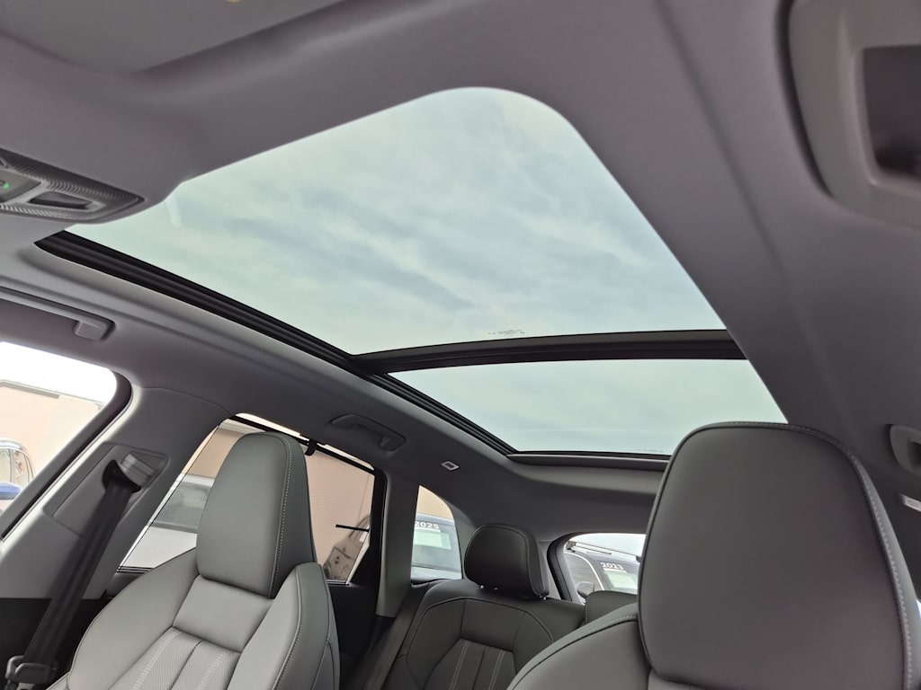 Thumbnail: 2025 Audi Q5 - 22