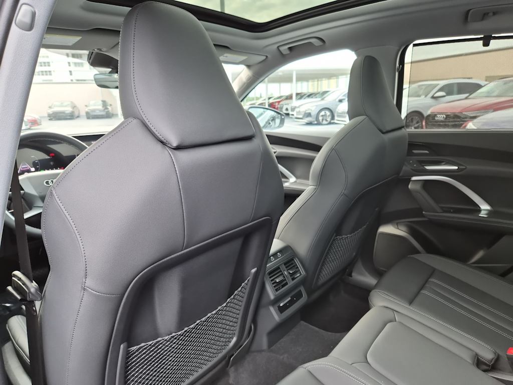 Thumbnail: 2025 Audi Q5 - 12