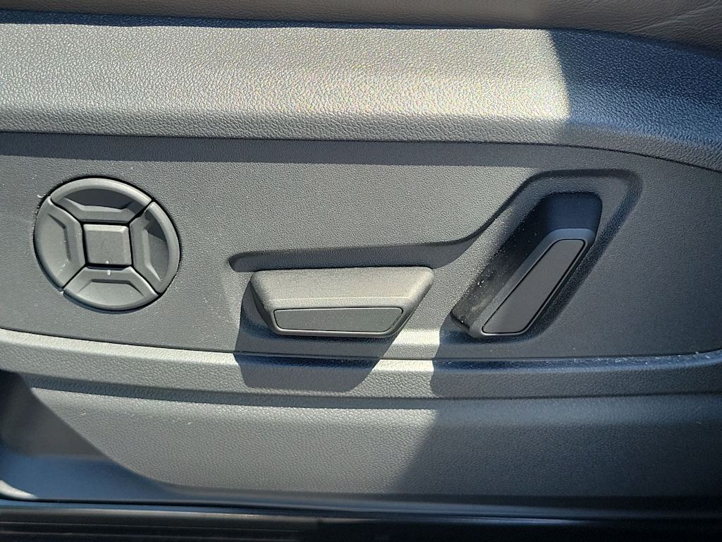 Thumbnail: 2025 Audi Q5 - 23