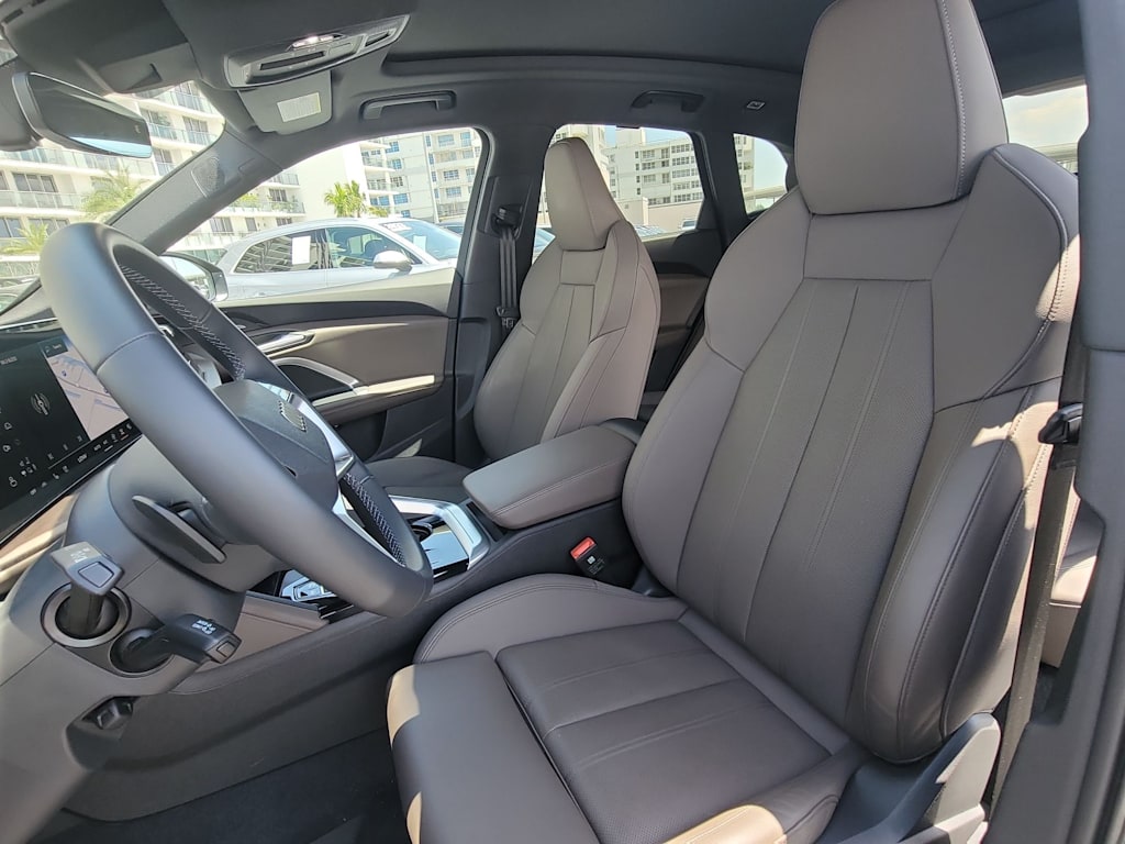 Thumbnail: 2025 Audi Q5 - 11