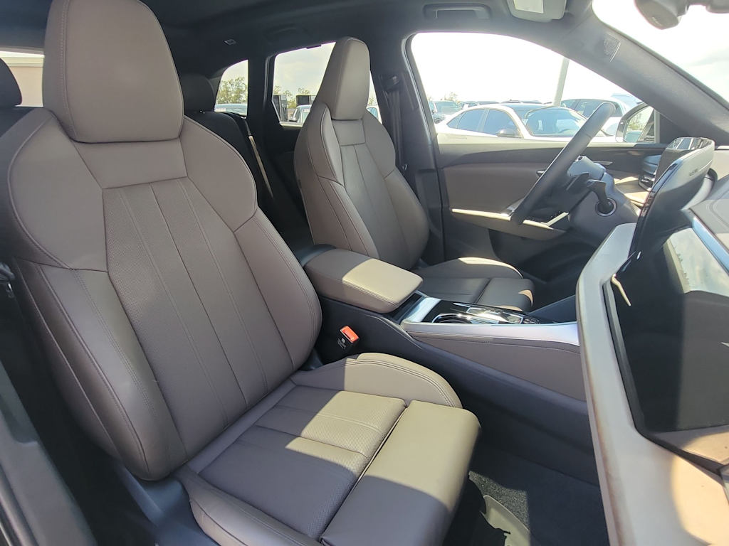 Thumbnail: 2025 Audi Q5 - 12