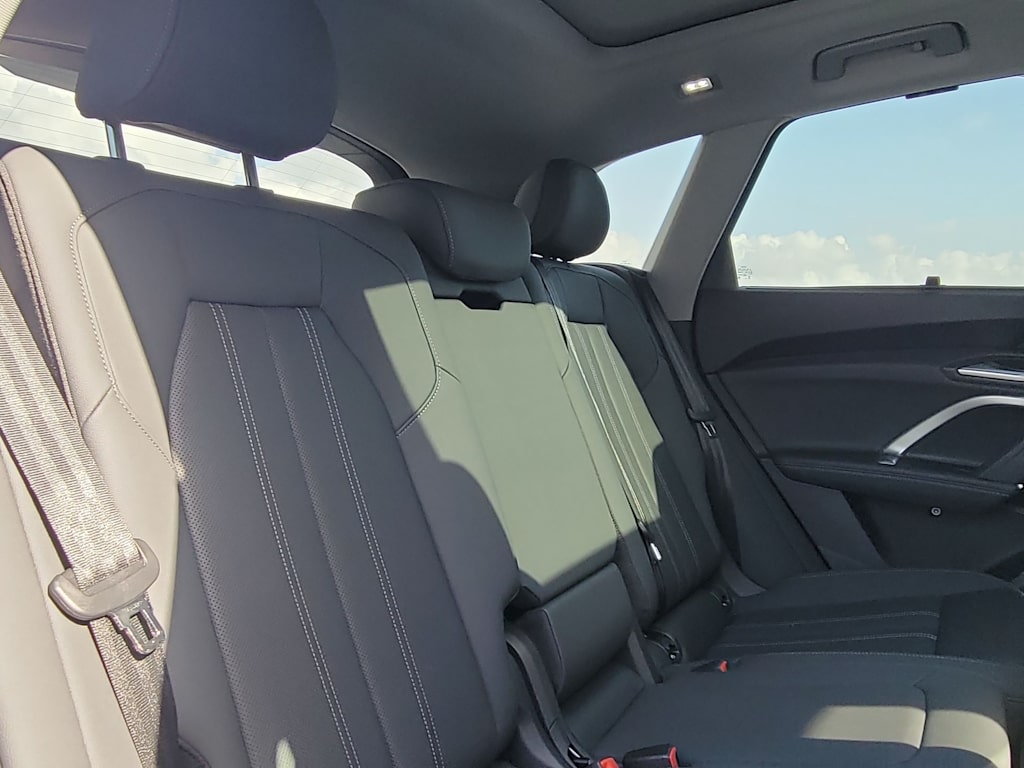 Thumbnail: 2025 Audi Q5 - 28