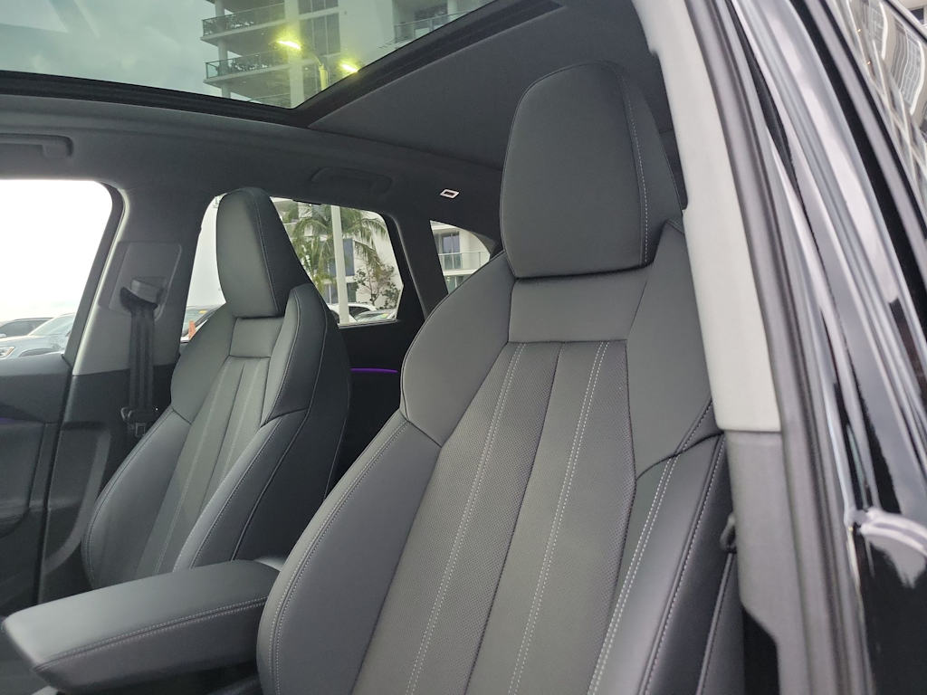Thumbnail: 2025 Audi Q5 - 11