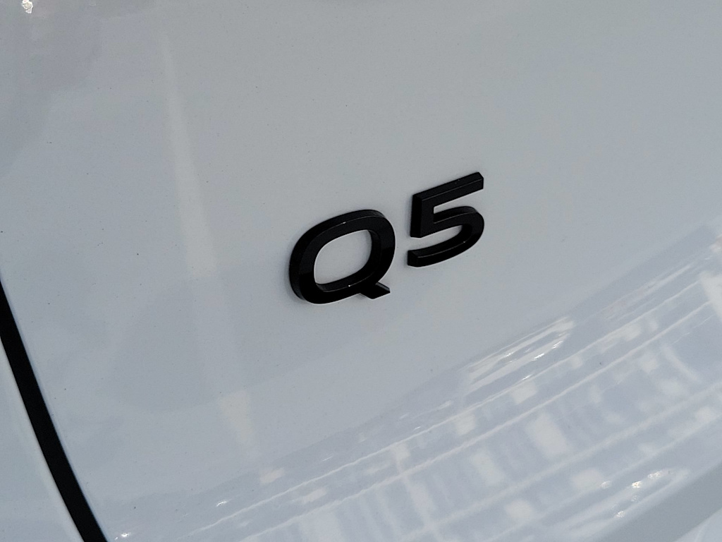 Thumbnail: 2025 Audi Q5 - 24