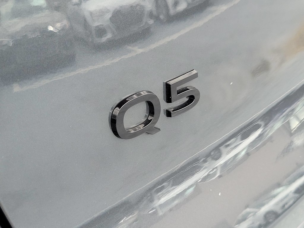 Thumbnail: 2025 Audi Q5 - 23