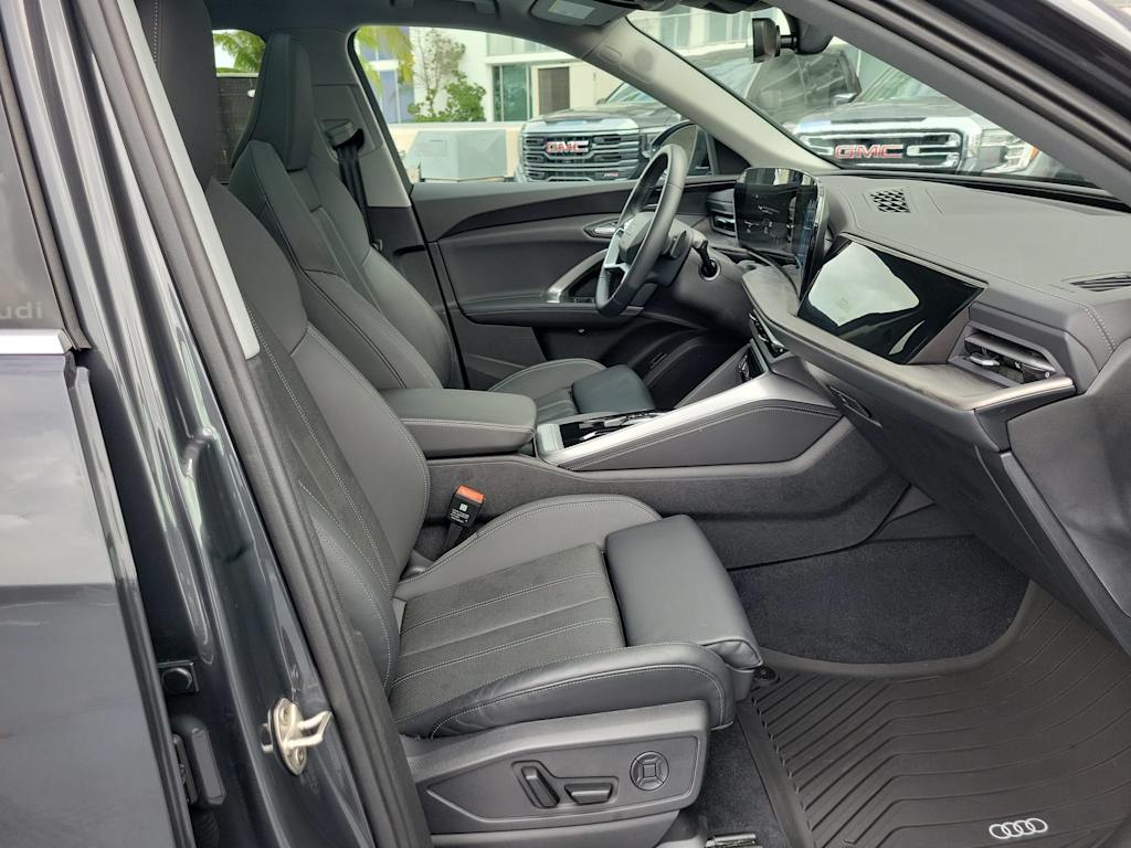 Thumbnail: 2025 Audi Q5 - 28