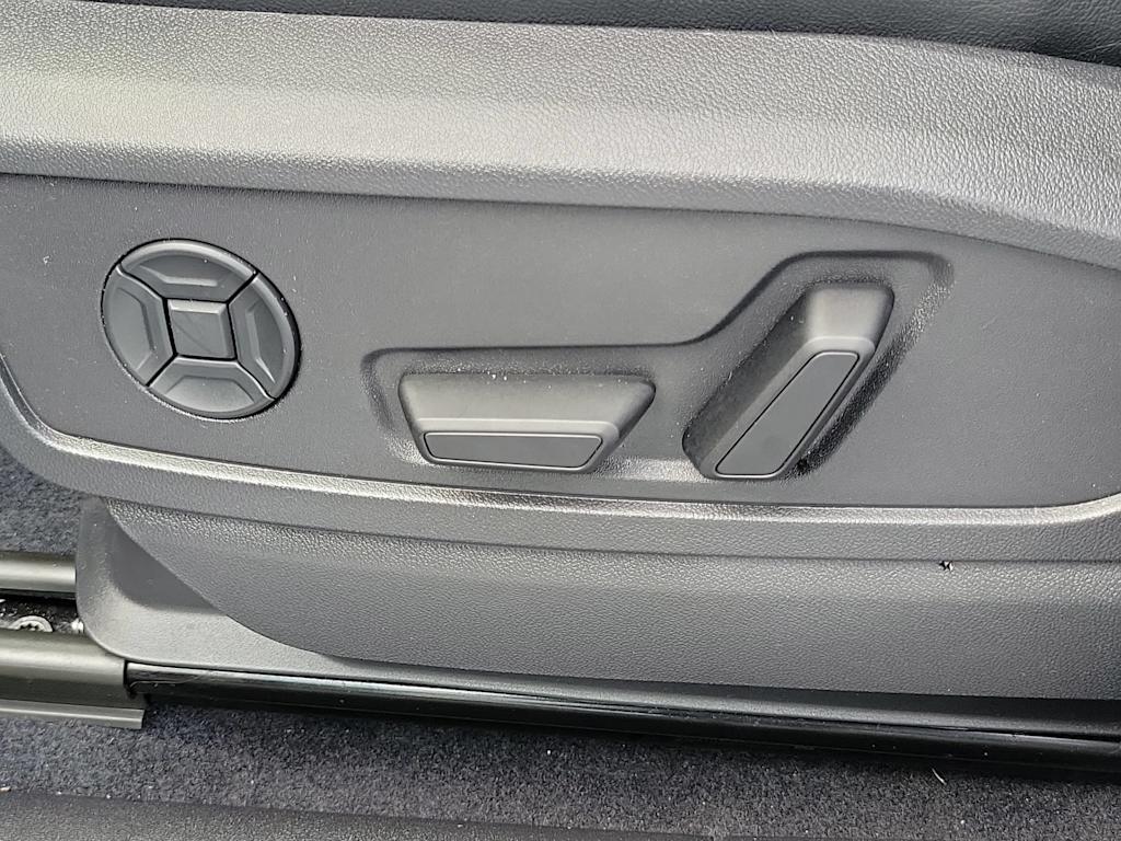 Thumbnail: 2025 Audi Q5 - 24