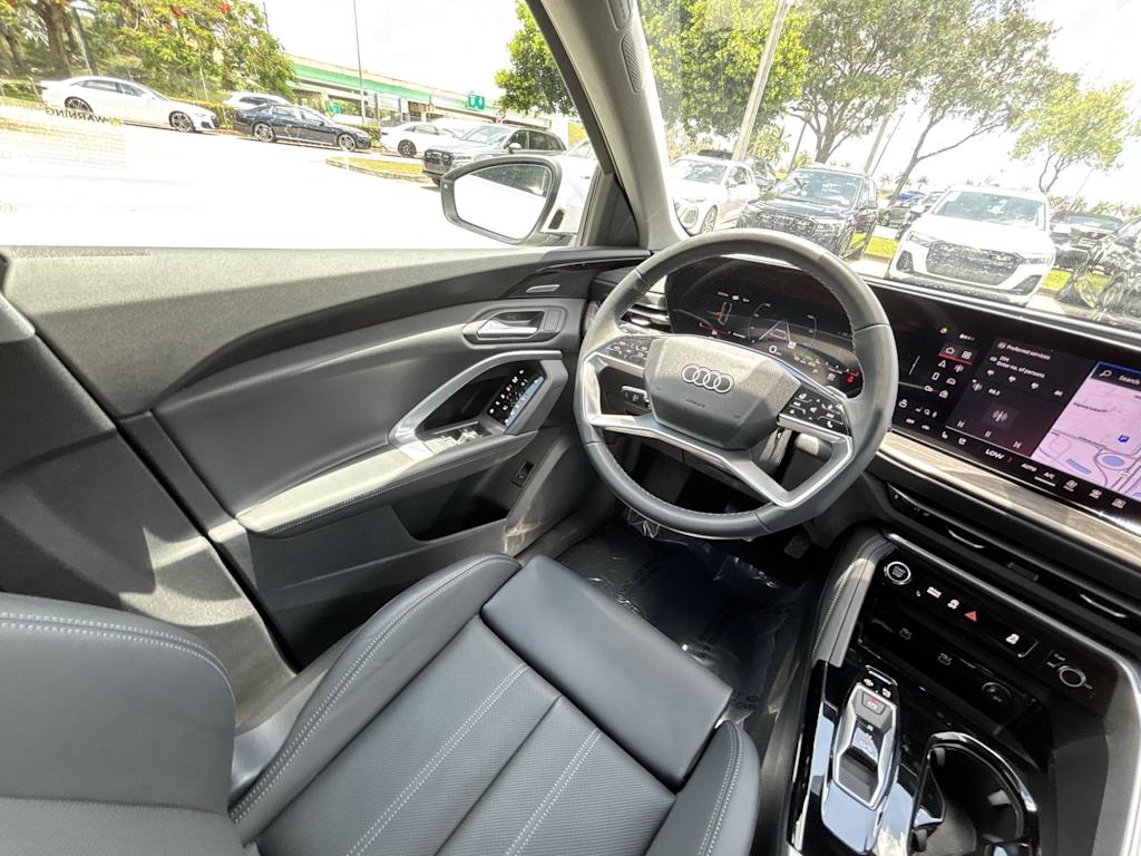 Thumbnail: 2025 Audi Q5 - 10