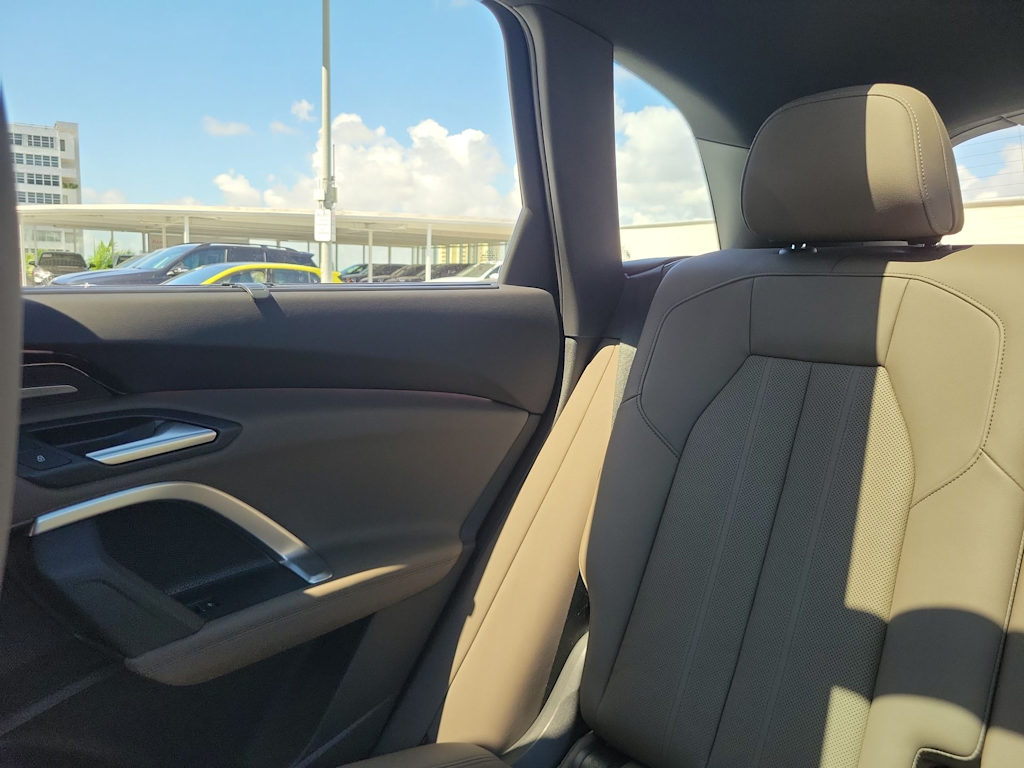 Thumbnail: 2025 Audi Q5 - 13
