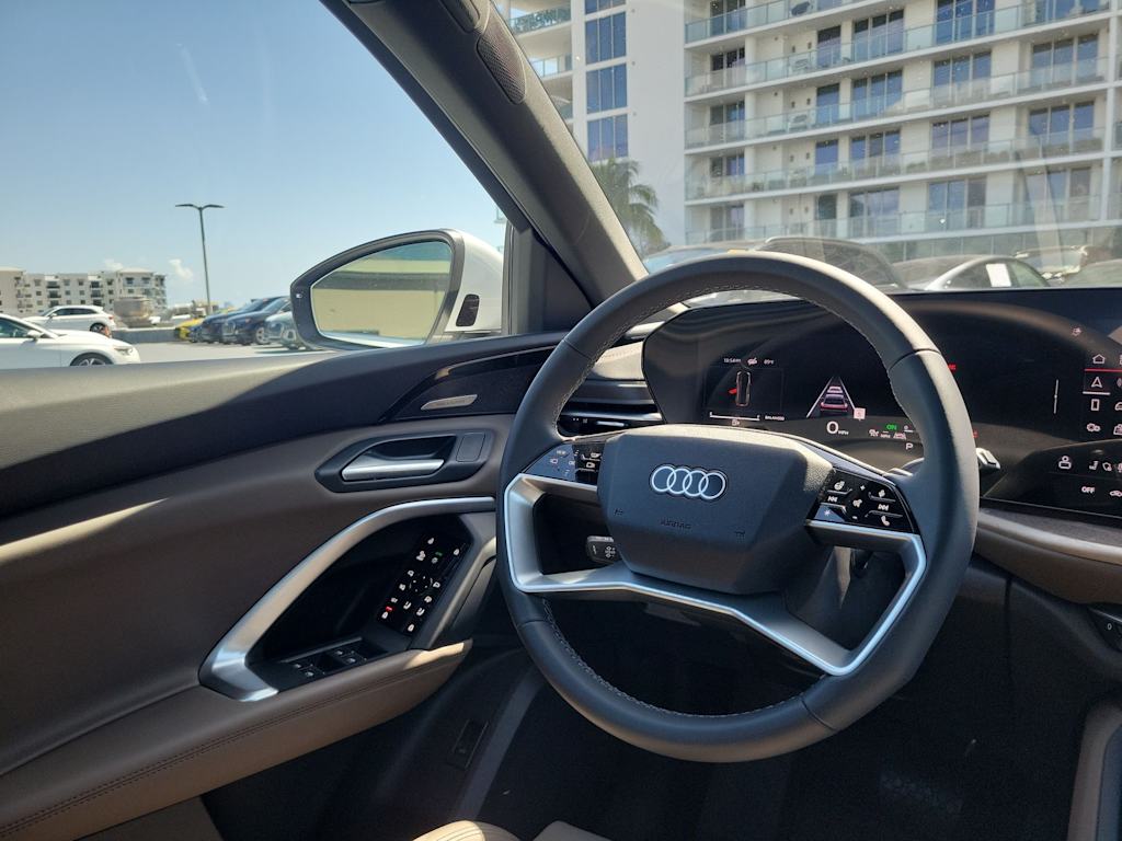 Thumbnail: 2025 Audi Q5 - 10