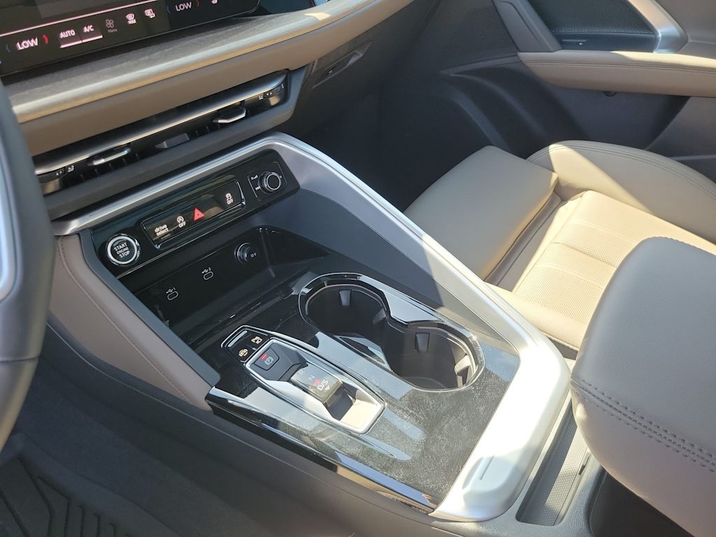 Thumbnail: 2025 Audi Q5 - 17