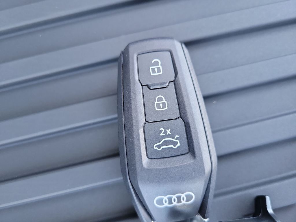 Thumbnail: 2025 Audi Q5 - 20