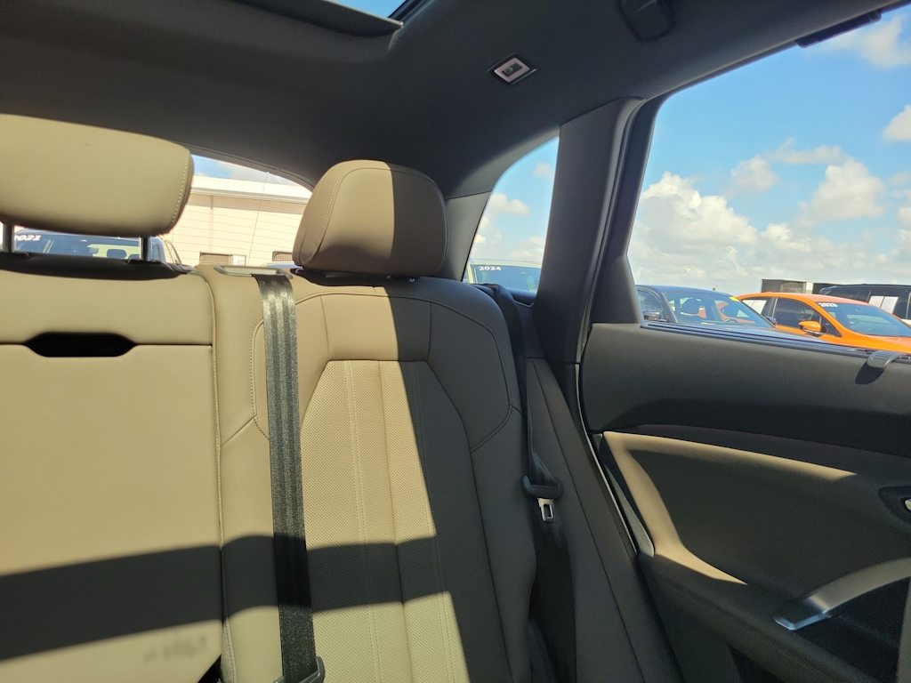 Thumbnail: 2025 Audi Q5 - 24