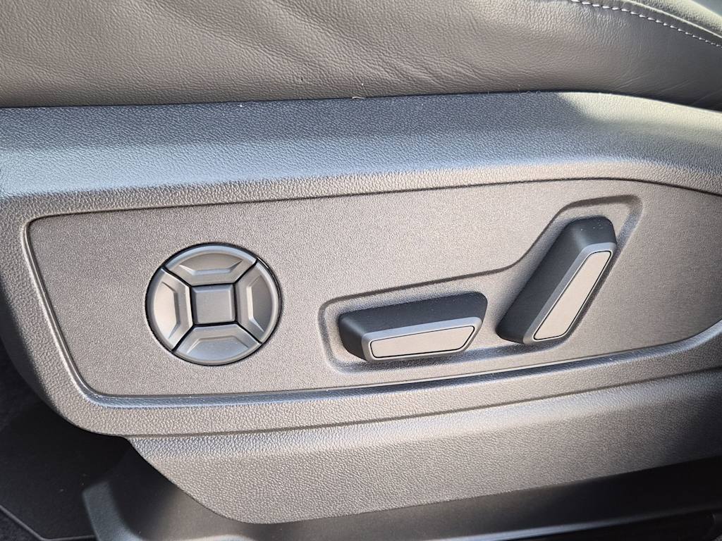 Thumbnail: 2025 Audi Q5 - 21