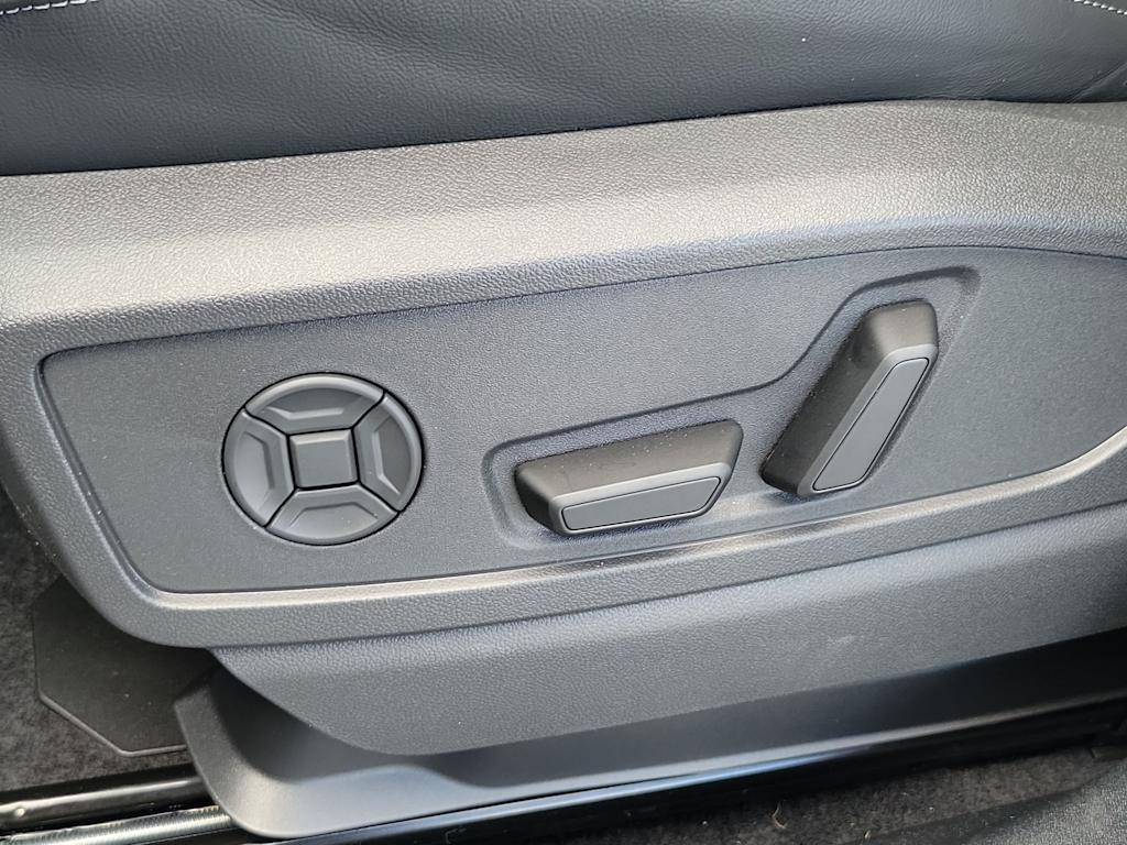 Thumbnail: 2025 Audi Q5 - 21