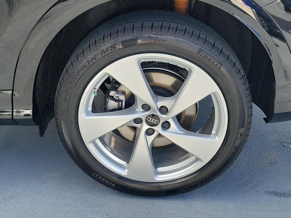 Thumbnail: 2025 Audi Q5 - 8