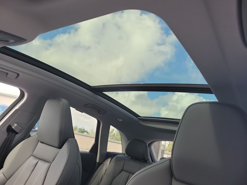 Thumbnail: 2025 Audi Q5 - 22