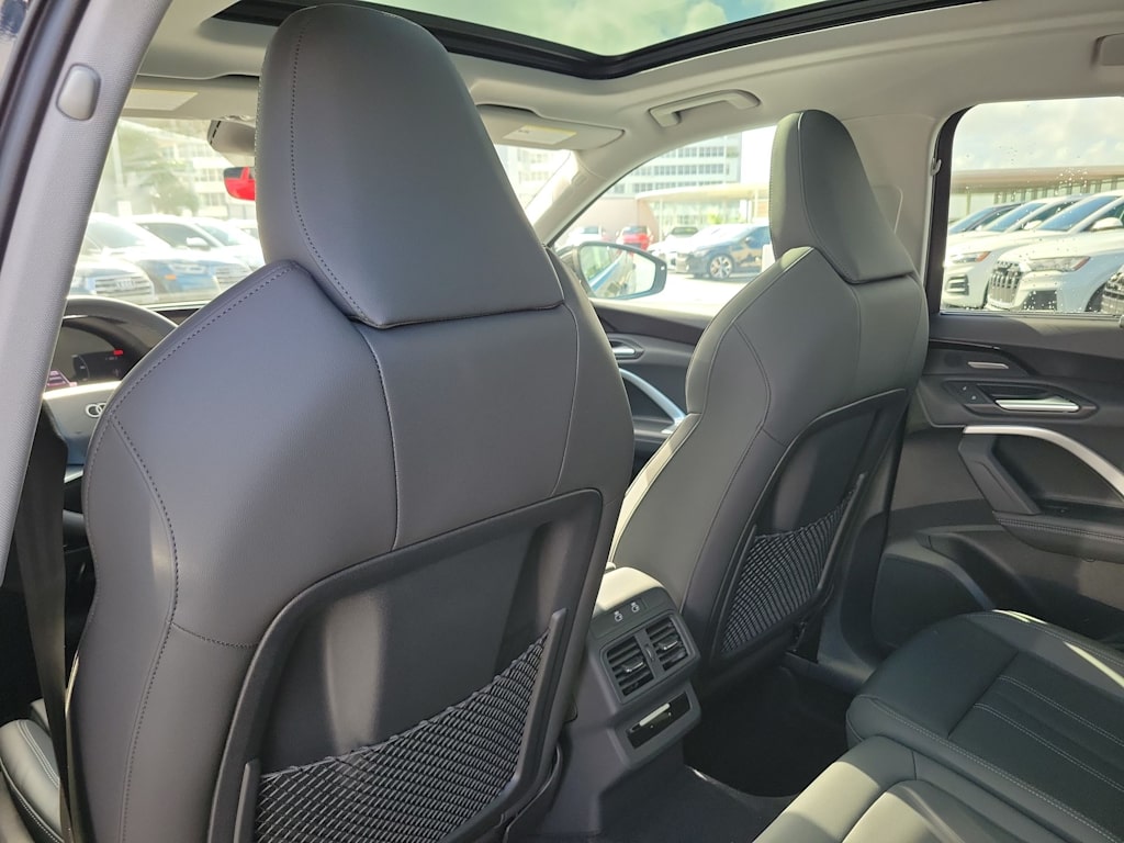 Thumbnail: 2025 Audi Q5 - 12