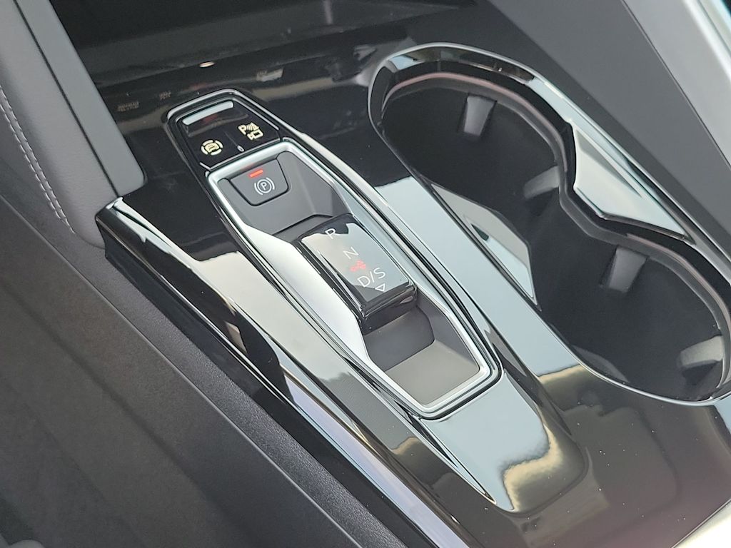 Thumbnail: 2025 Audi Q5 - 16