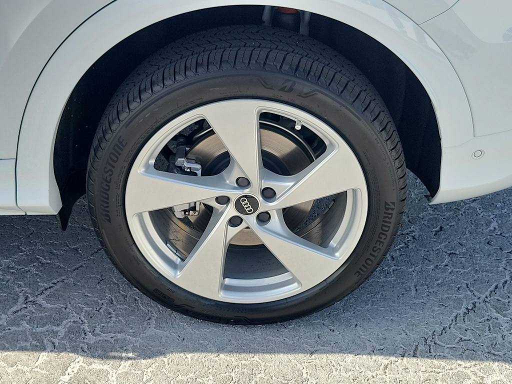 Thumbnail: 2025 Audi Q5 - 8