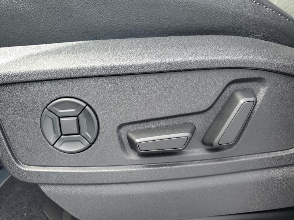 Thumbnail: 2025 Audi Q5 - 18