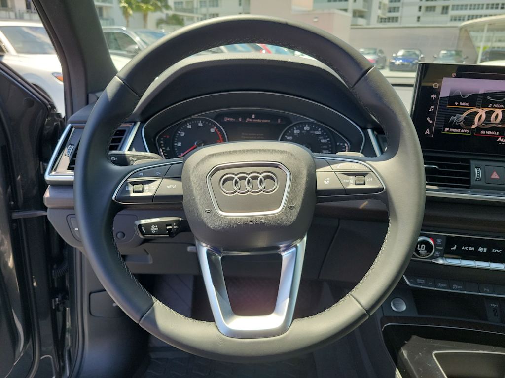 Thumbnail: 2025 Audi Q5 - 13