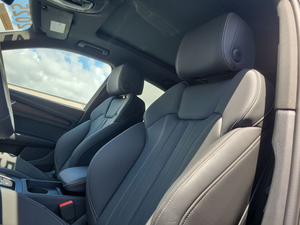 Thumbnail: 2025 Audi Q5 - 10