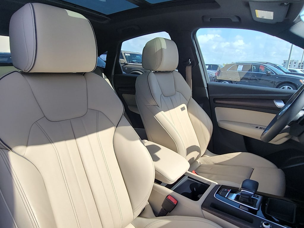 Thumbnail: 2023 Audi Q5 - 12