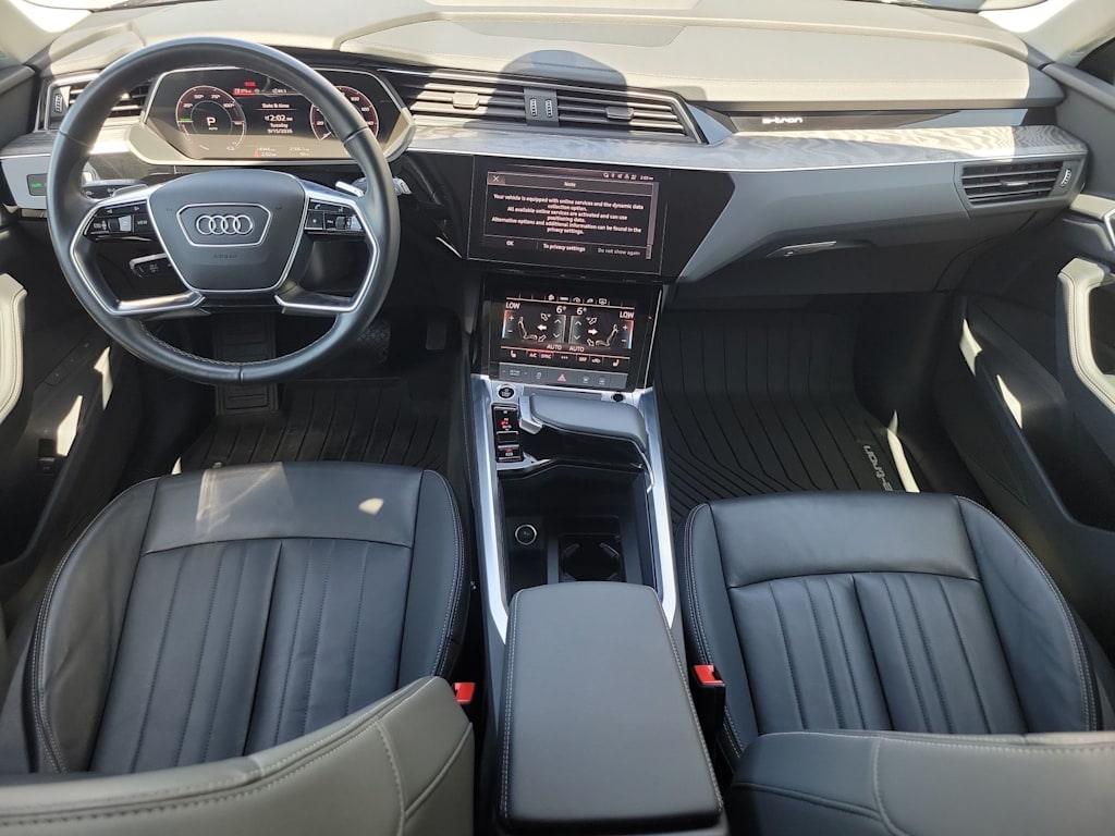 Thumbnail: 2024 Audi Q8 e-tron - 10
