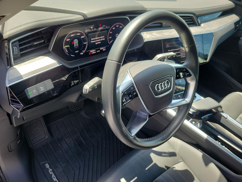 Thumbnail: 2024 Audi Q8 e-tron - 2