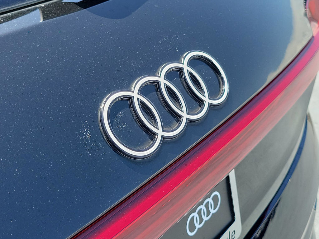 Thumbnail: 2024 Audi Q8 e-tron - 7