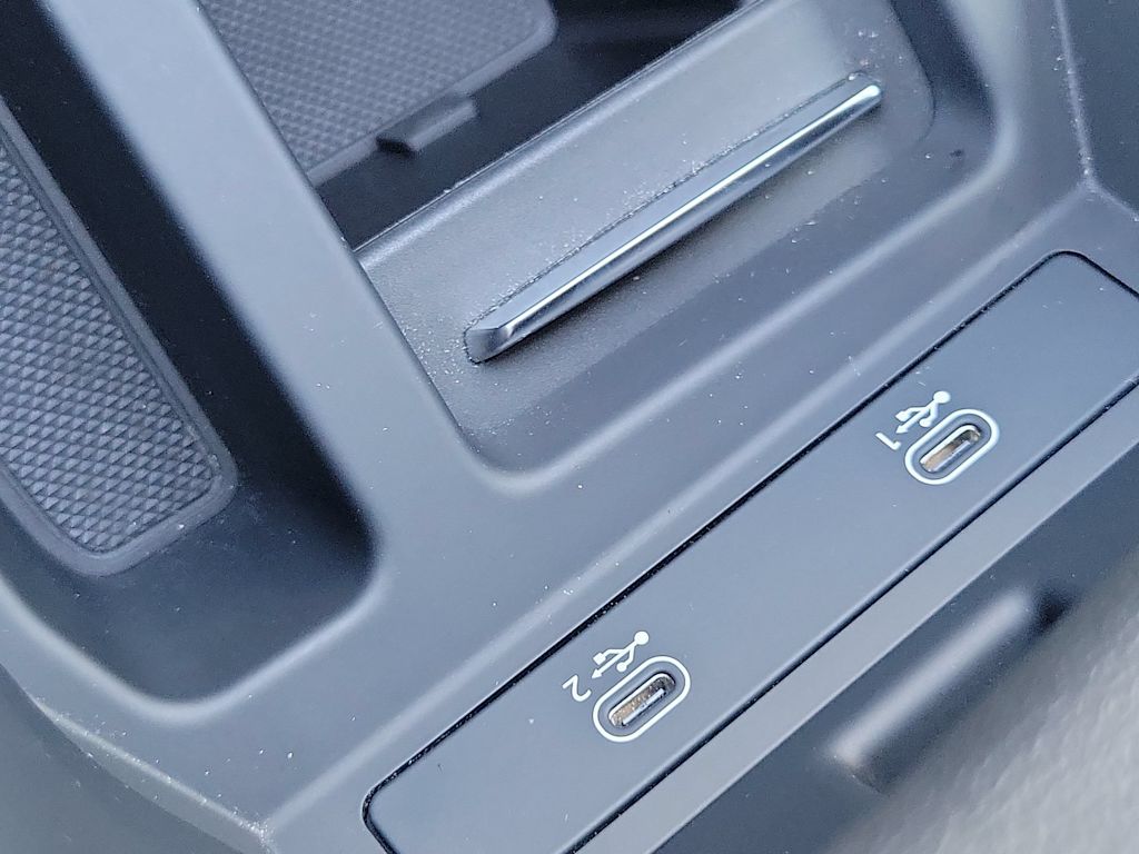 Thumbnail: 2024 Audi Q8 e-tron - 35