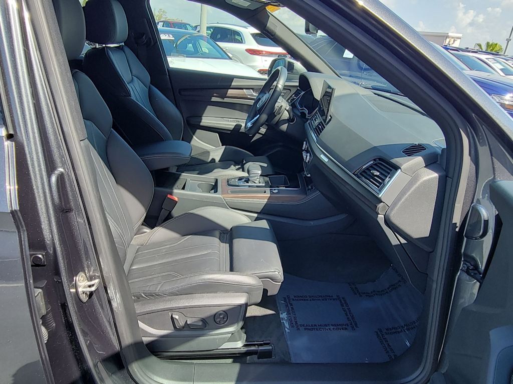 Thumbnail: 2023 Audi Q5 - 10