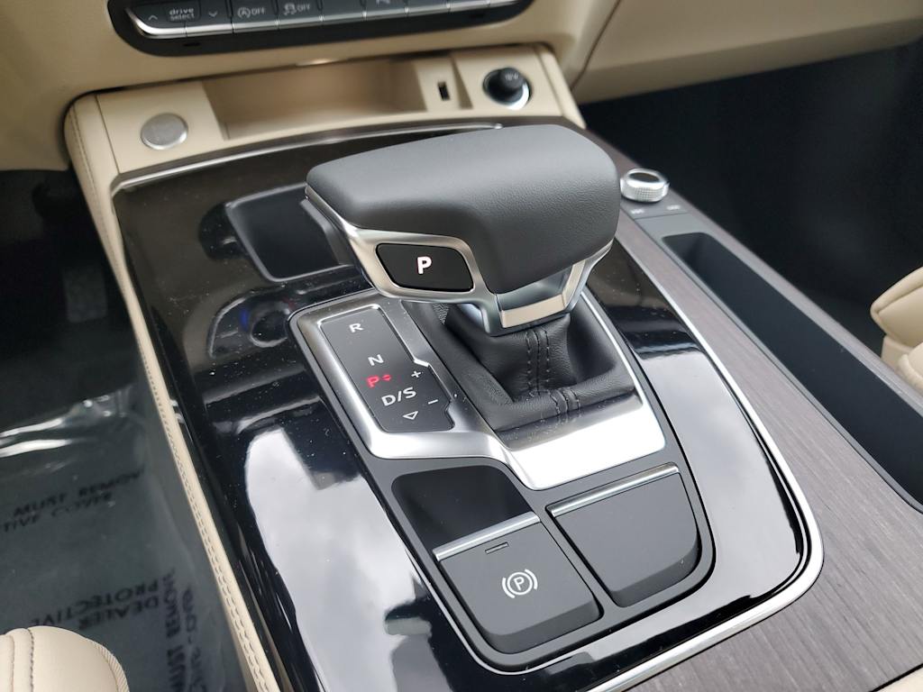 Thumbnail: 2025 Audi Q5 - 13