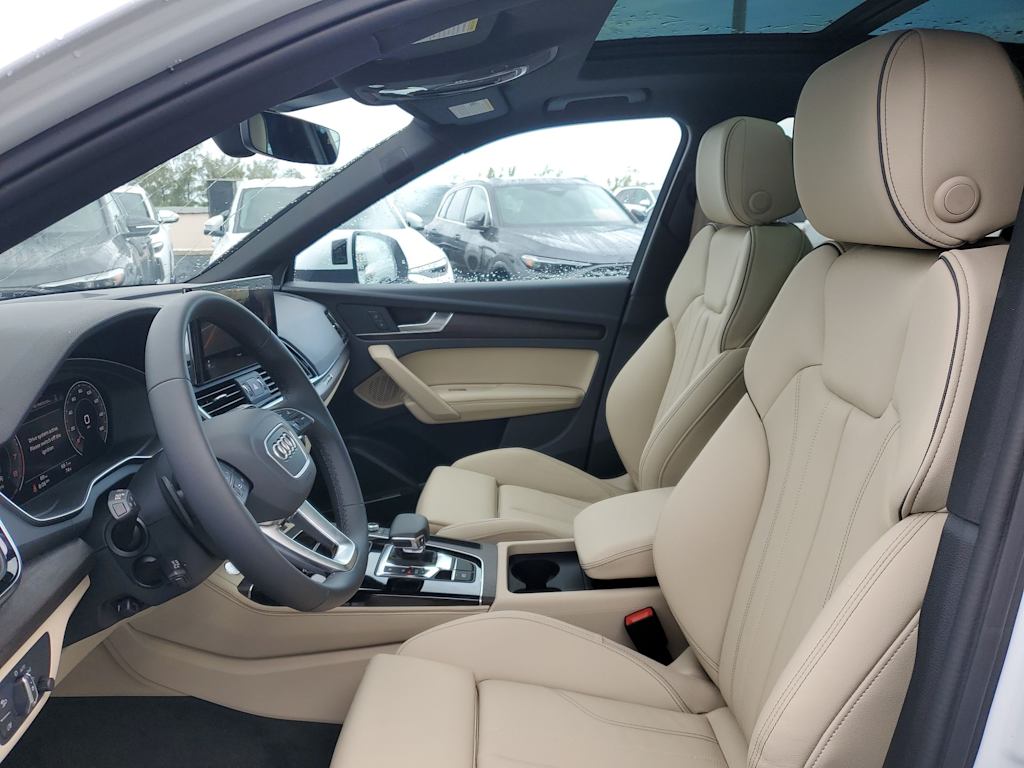 Thumbnail: 2025 Audi Q5 - 9