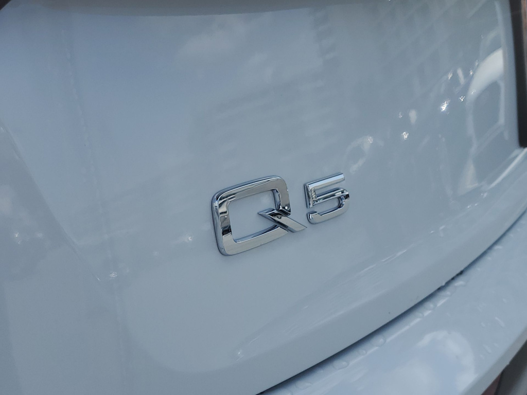 Thumbnail: 2023 Audi Q5 - 7