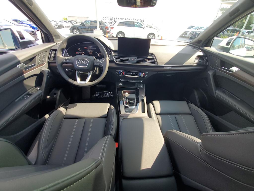 Thumbnail: 2023 Audi Q5 - 10