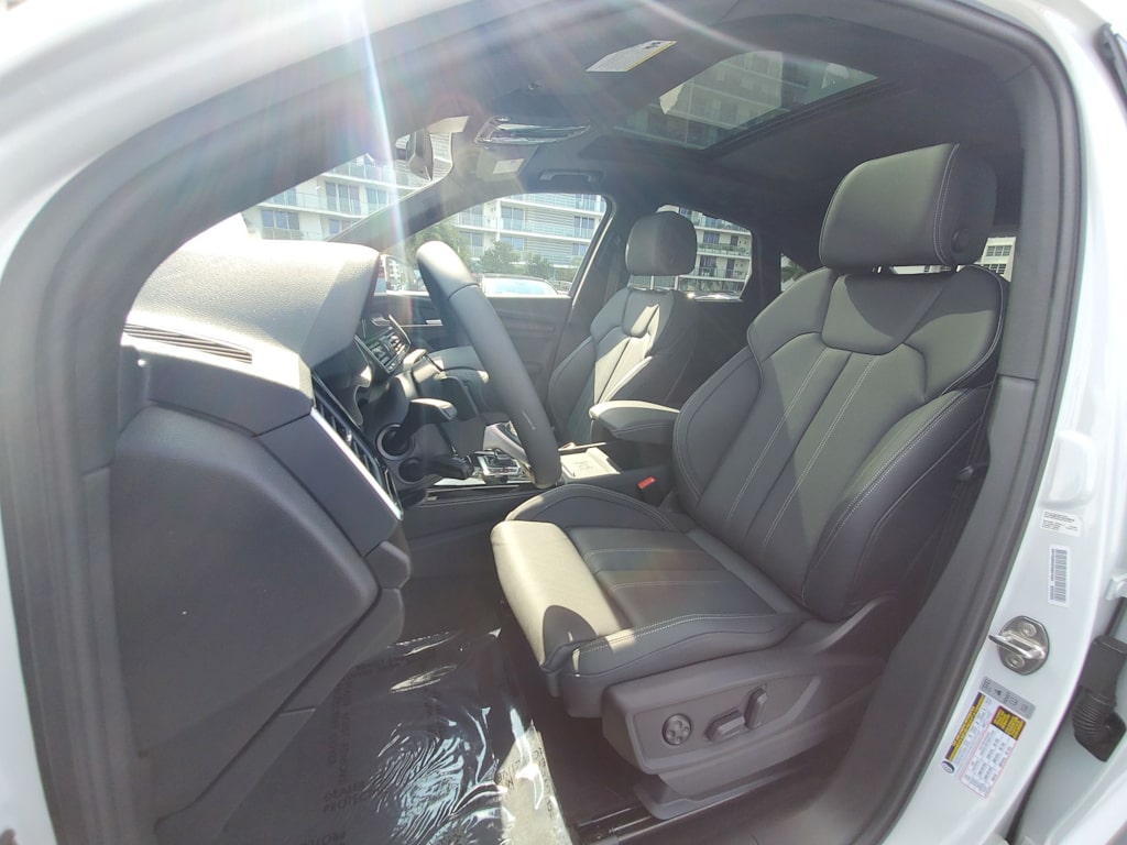 Thumbnail: 2023 Audi Q5 - 21