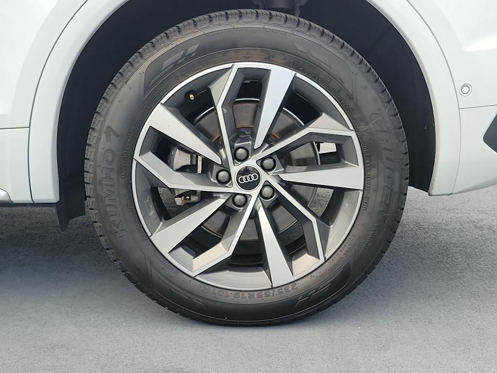 Thumbnail: 2023 Audi Q5 - 8