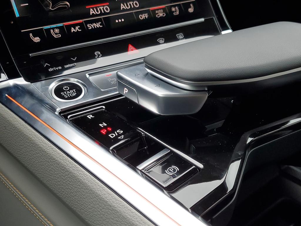 Thumbnail: 2024 Audi Q8 e-tron - 26