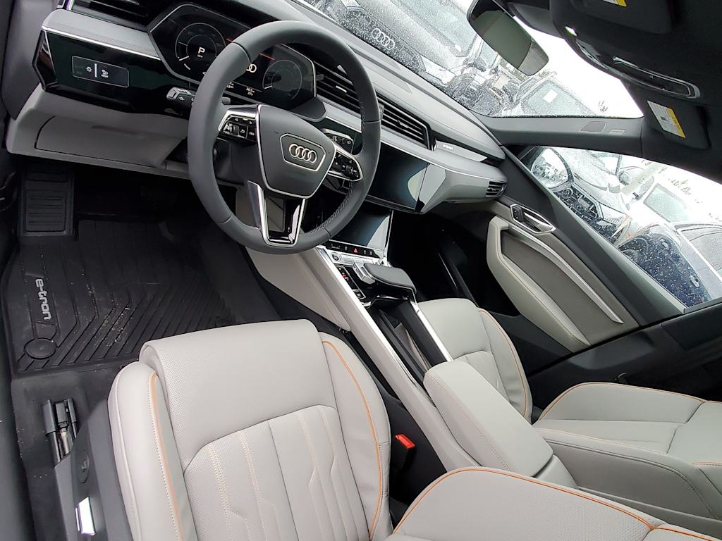 Thumbnail: 2024 Audi Q8 e-tron - 2